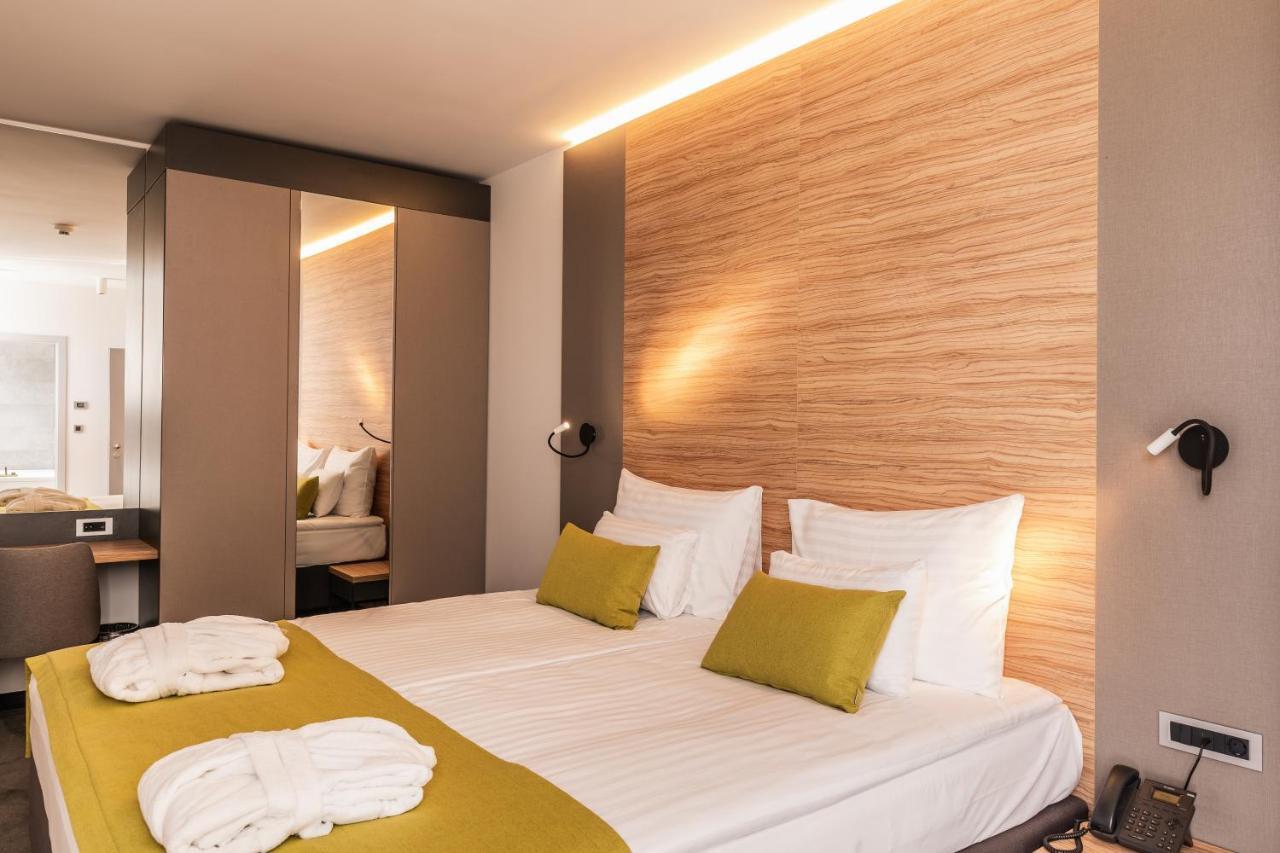 Hotel Olea Novalja Eksteriør billede